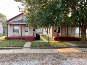 (Bob) Full home VERY close to Memorial Stadium - Image 3