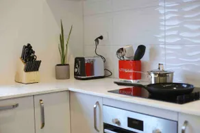 Cheerful 3-bedroom townhouse close to the city - Image 3
