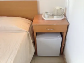 Tiny Private hotel room 💚💚 pool ✅WiFi - Image 4