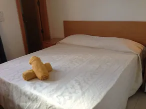 Tiny Private hotel room 💚💚 pool ✅WiFi - Image 2