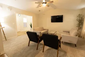 The Modern Georgian - 6 min to I95, 3 Bd-2 Ba - Image 3