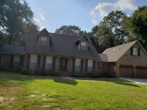 Private Getaway with Screened Pool, Upscale Kitchen, & Large Private Fenced Yard - Image 4