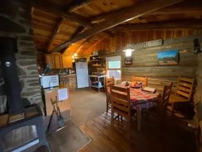 Rustik bjælkehytte i Ponderosa fyrretræer, fantastisk til en stille komme væk og jægere. - Image 4