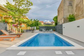 Holiday home Ena with a heated pool - Image 3