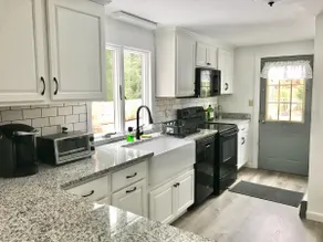 Beautiful home in the heart of Cape Cod. Close to beaches, restaurants and more! - Image 2