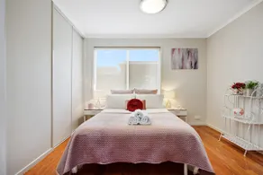 Sunbury on the hill close to airport with wifi pet friendly - Image 3