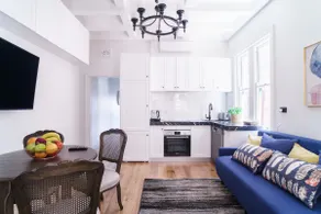 Water Front 6 Bedroom Cosy 2 Units The Rocks #1-2 - Image 3