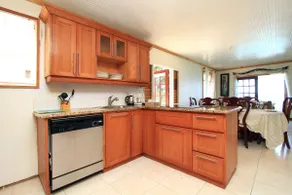 Plombagine Cottage- Beachfront 3 beds w WIFI & AC - Image 5
