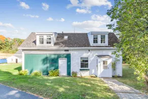 Charming Carriage House on Historic Scenic Farm - Image 3