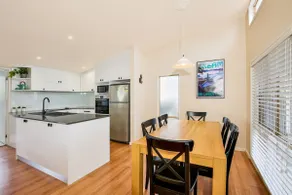 The Deckhouse I Pet Friendly I 2 Mins to Beach - Image 4