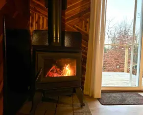 Lovely Cottage w/ Jacuzzi+Woodstove! - Image 4