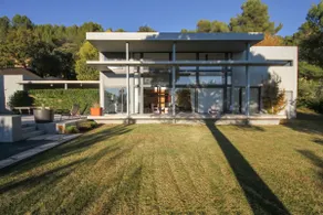 Modern Luxury House in Provence - Image 3