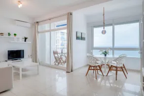 Frontal beach view apartment with spacious balcony - Image 4