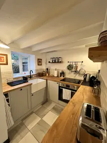 Comfy Blossom Cottage - Image 3