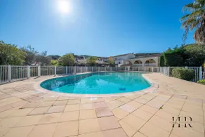 Modern house with pool and tennis - Image 3