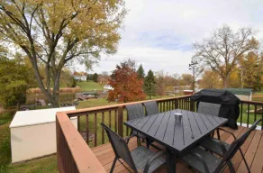 Lakefront Escape- Your Perfect Getaway Awaits! - Image 4