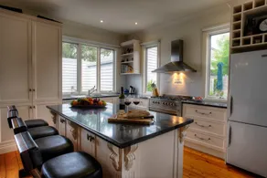 Lonsdale Palms Heritage House - an elegant getaway - Image 3