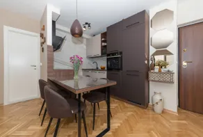 Chic apartment Zoja near beach with free parking - Image 2