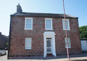 Fantastic 2 Bedroom, Spacious and Great Location! - Image 2