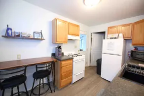 Quaint Bungalow/Sleeps 4/Close to Downtown - Image 4