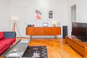 Spacious & Sunny in Prime Brooklyn - Image 4