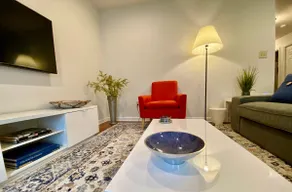Chic Cultural Dist Apt | Walk to Dickies & Museums - Image 3