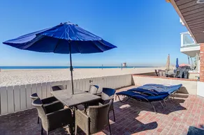 The Sand Castle - Beachfront House- Plenty of Outdoor Space- Oceanfront - Image 4