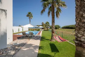 Blue Sea Luxury Villa - Image 4