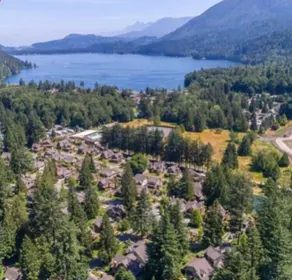 Cultus Lake Cottage w Pools HotTubs BBQ Pickleball - Image 4