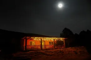 Cabin in the woods very close to Monterreal. - Image 3