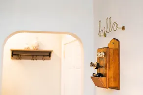Adorable North Side Carriage House - Image 5