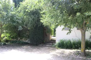 Nice cabin with view of Sainte-Victoire - Image 2
