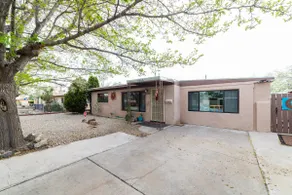 spacious house near I-40 in the heart of Uptown - Image 3