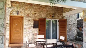 Traditional stonehouse - Image 2