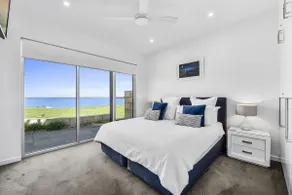 Robe Beach House - Image 5