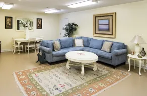 LA Getaway 203 -Downtown Whiteville - Image 2