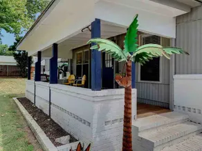Lake Bungalow-Pet friendly- Highport Marina - Image 5