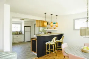 Beautifully renovated home 2 blocks from downtown - Image 2