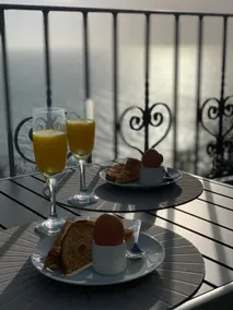 Ein Schlafzimmer Apartment mit privatem Balkon und Meerblick. Fähr-Rabatte. - Image 3