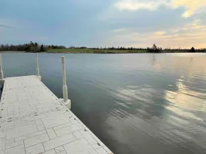 Waterfront Cottage - Spring, Summer & Fall 2025! - Image 2