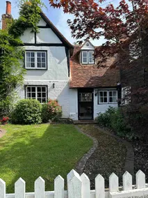 Gorgeous Cottage in Skirmett with Parking - Image 2