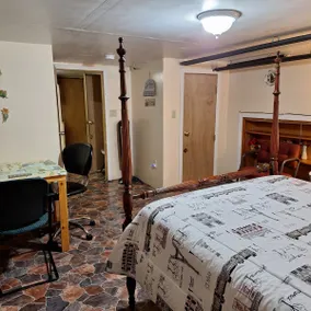 Spacious and cozy - Image 5