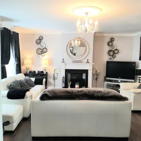CHIC Townhouse,centrally located - Image 2