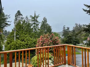 Portage inlet upper level of home - Image 3