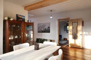 Stylish, Sunny and Central Home in Quiet Area - Image 4