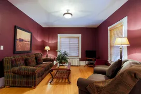Marquette Midtown Manor, 2 bikes included - Image 3