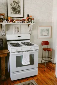 Forest Avenue Bungalow - Image 4