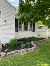 Charming 2 bedroom cottage close to downtown - Image 3