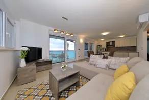 Modern beach apartment with private roof terrace - Image 5