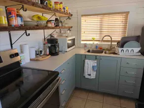 Cottage with 2 bedrooms + loft. 3 minutes to beach - Image 3